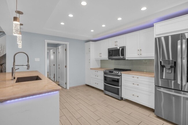 Photo - 3BR / 3BA Kihei Home with Gourmet Kitchen & Outdoor Entertaining Space Unidad 301