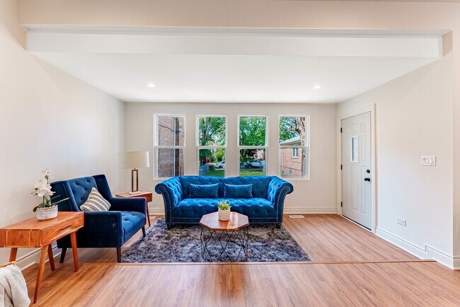 Photo - 2343 Ridgeland Ave