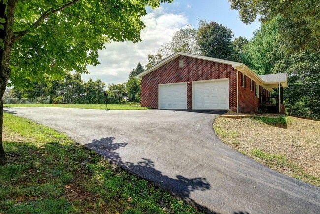 Photo - 2510 Catherine St