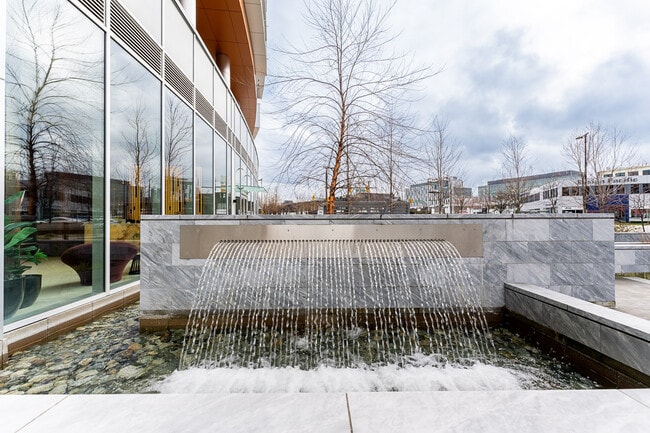 Photo - 1768 Cook St