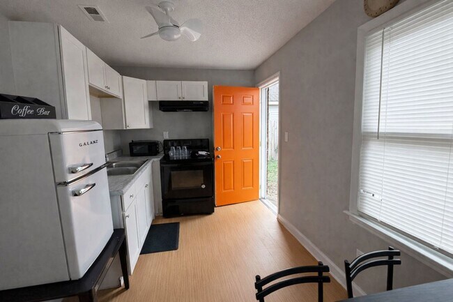 Photo - 316 Skyland Ave