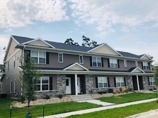 Building Photo - Villas at The Hub Townhome - 3 Bed/2.5 Bath