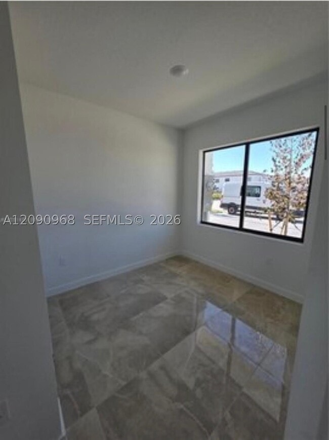 1305 NW 4th Ave