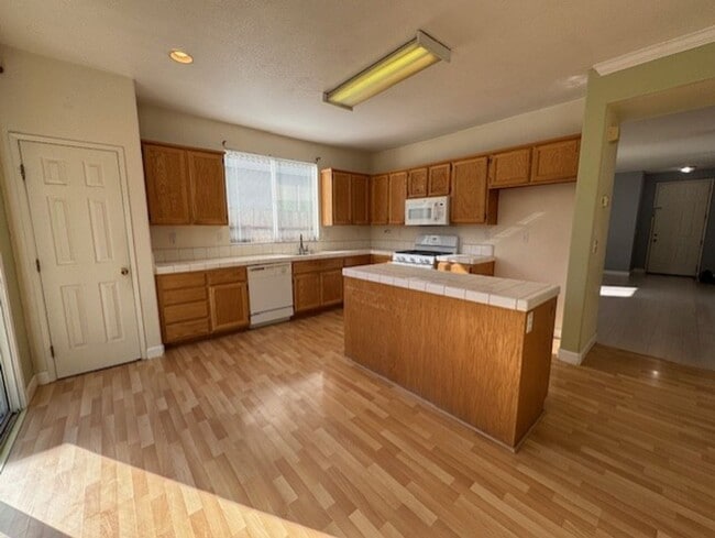 Photo - Gold River 4 Bedroom with Large Brick Patio in backyard!