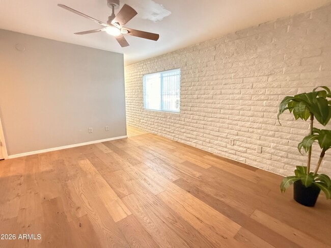 Photo - 1122 S McClintock Dr