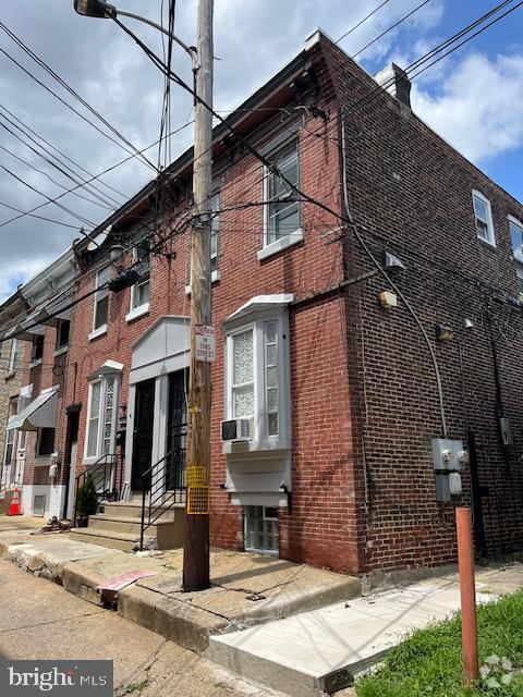 Building Photo - 1537 Gillingham St Rental