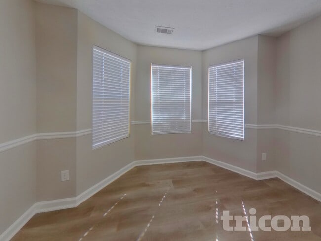 Photo - 40 Bramble Bush Trail