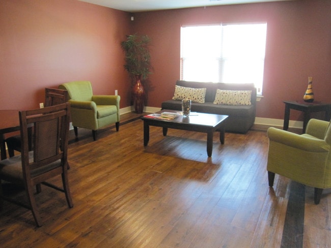 Photo - Towne Commons Apartments