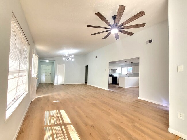 Photo - 11622 Old Telegraph Rd