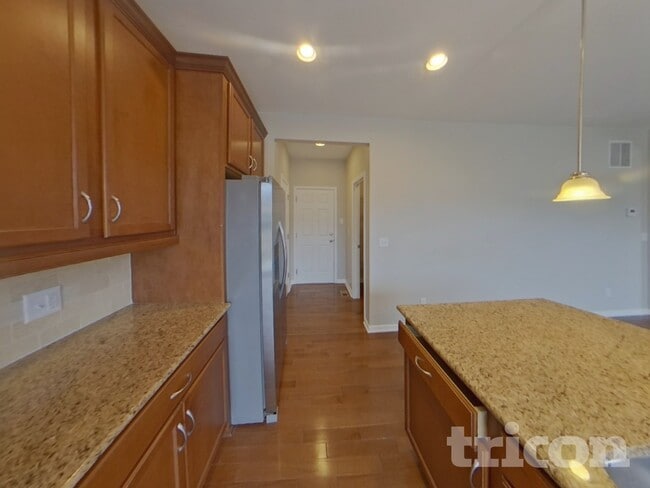 Photo - 1156 Raindrop Way