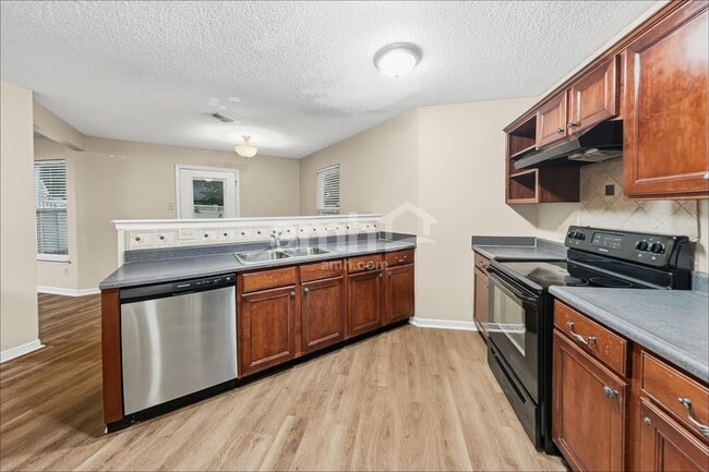2136 Olympia Dr