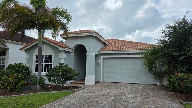 Building Photo - 2264 Newport Isles Blvd