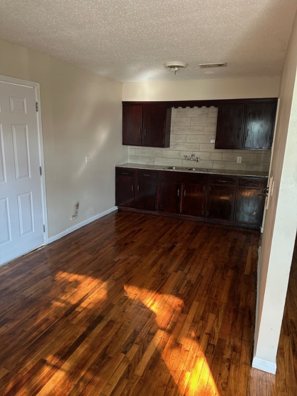 Photo - 1905 Connor Ave