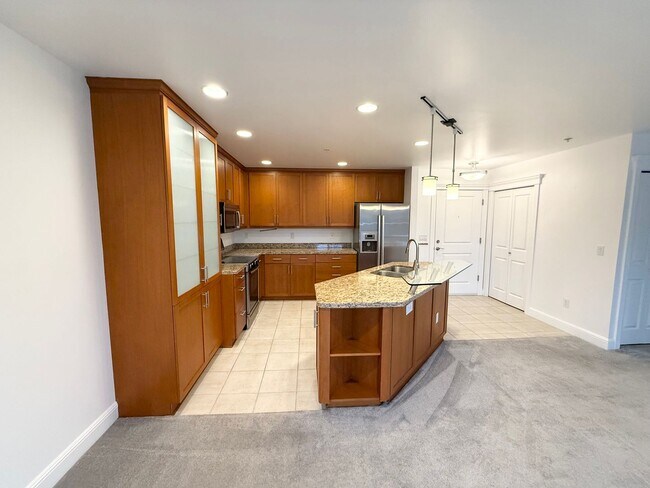 Photo - 2BR Condo with Private Patio Near Discovery Park – Blue Heron Community