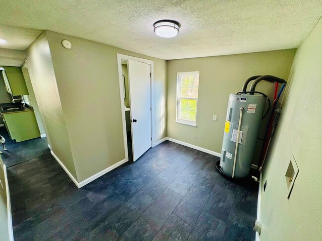 Photo - 1324 W Walnut St