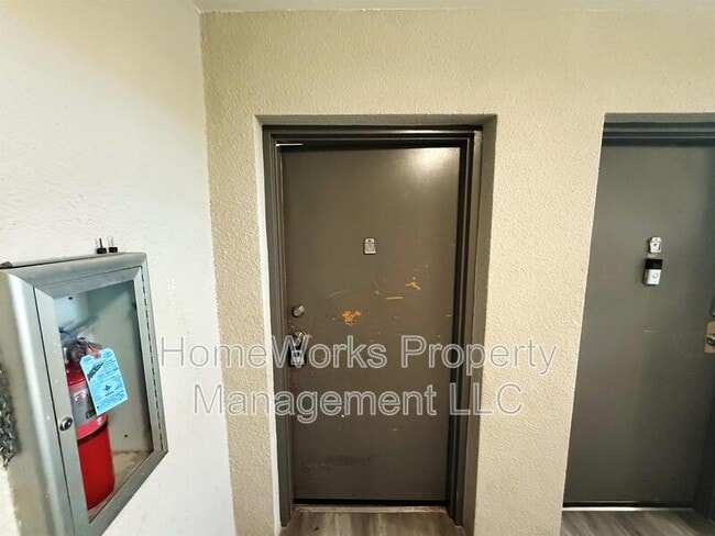 Photo - 9633 White Acre Rd Unit B4