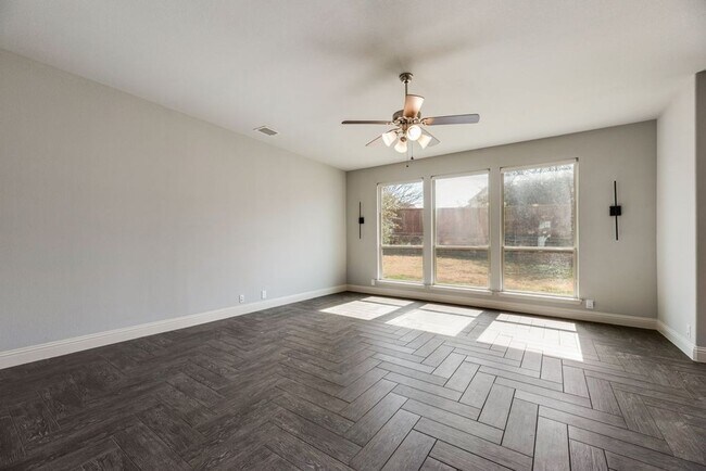 Photo - Charming 4-Bedroom plus office Home in Kreymer Estates