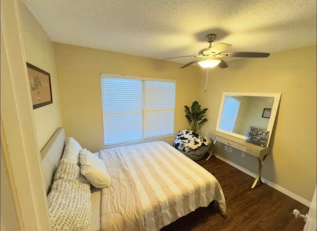 Photo - 108 Lacosta Ln