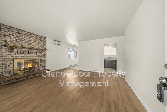 Photo - 834 S 72nd St