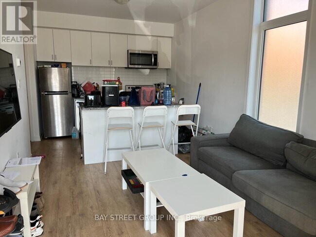 Photo - 1760 Simcoe St N