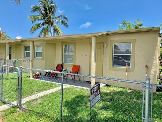 Building Photo - 2325 N 25th Ave Unit 2325