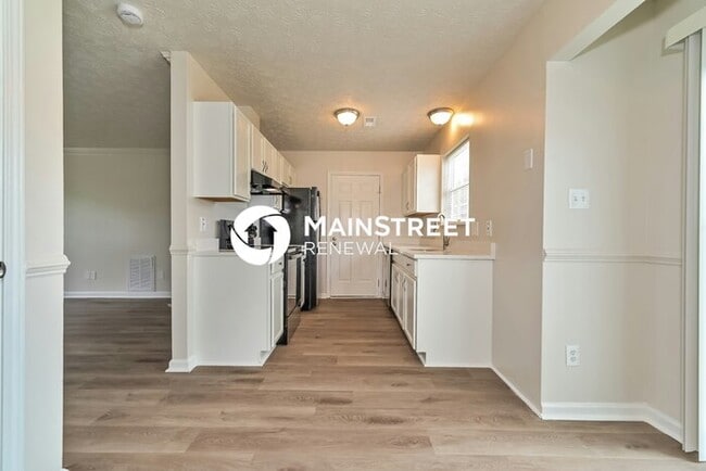 Photo - 3 Bedroom Pet-Friendly Home in POWELL, TN with Main Street Renewal