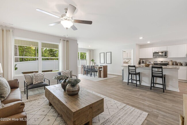 Photo - 107 Little Doe Pl