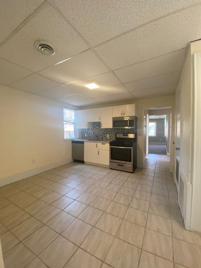 Photo - Spacious 1BR Apt now showing! Unit Floor 2