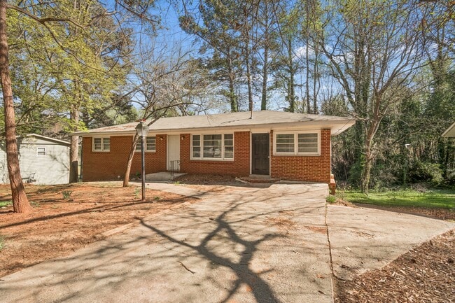 Building Photo - 905 Cone Rd