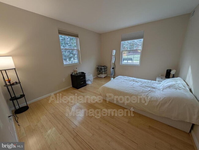 Photo - 1909 Key Blvd