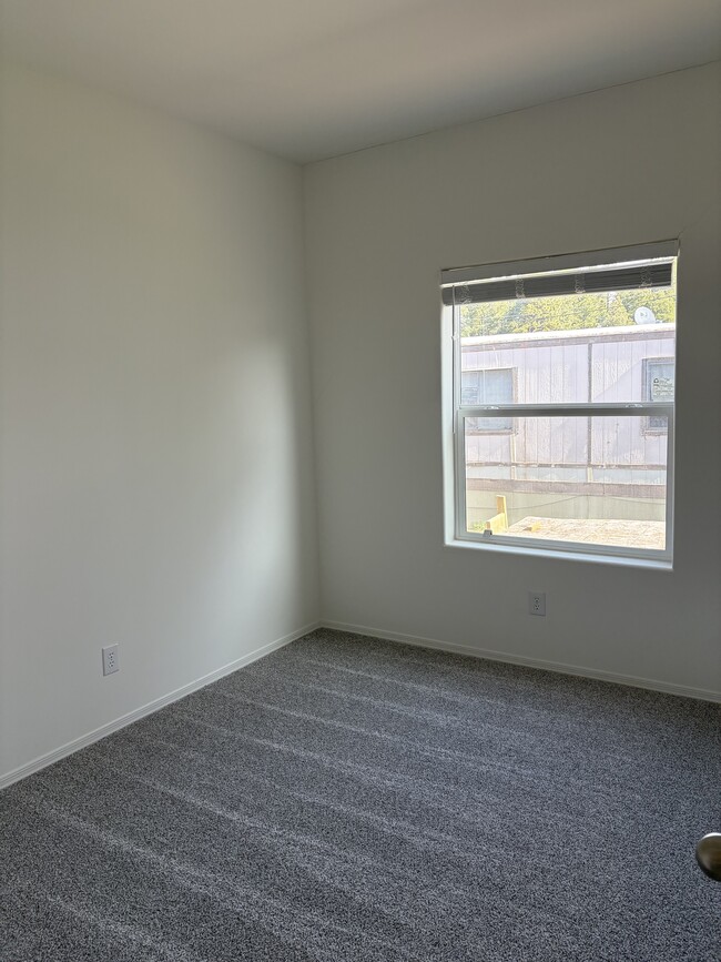 Photo - 2000 E Frontier Ave