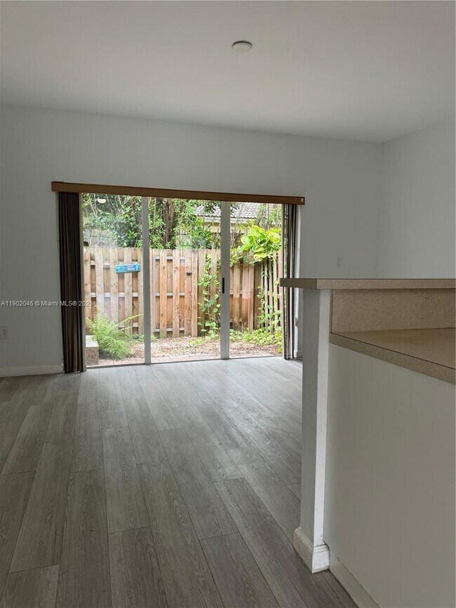 Photo - 3320 NE 13th Cir Dr