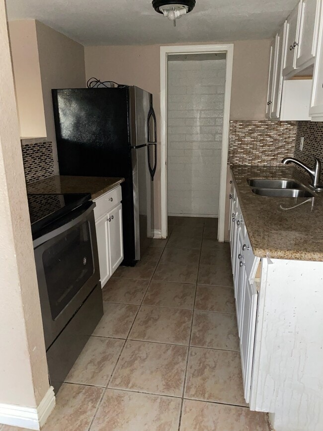 Photo - 4645 E Wood St