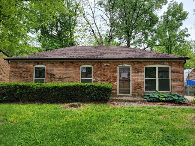 Photo - 8323 Roseborough Rd