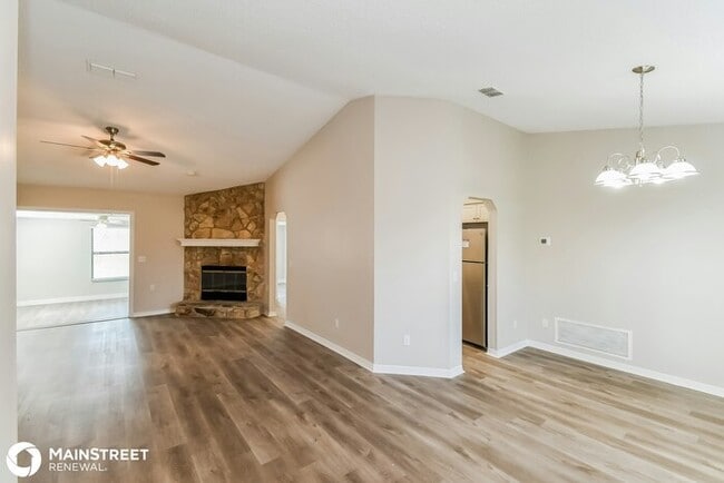 Photo - 2232 Botany St