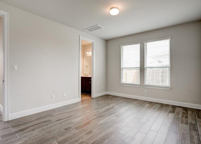 Photo - 130 Hidden Branch Cv