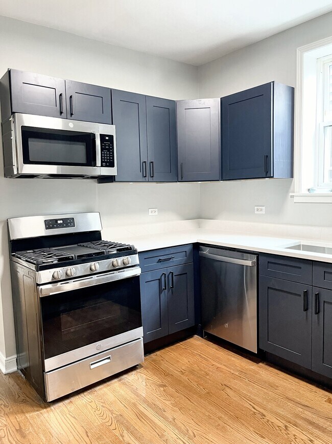 Photo - 2908 N Talman Ave Unidad 1