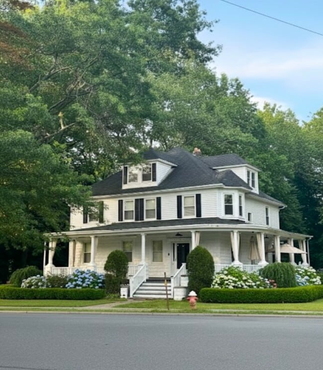 Building Photo - 133 Grant Ave