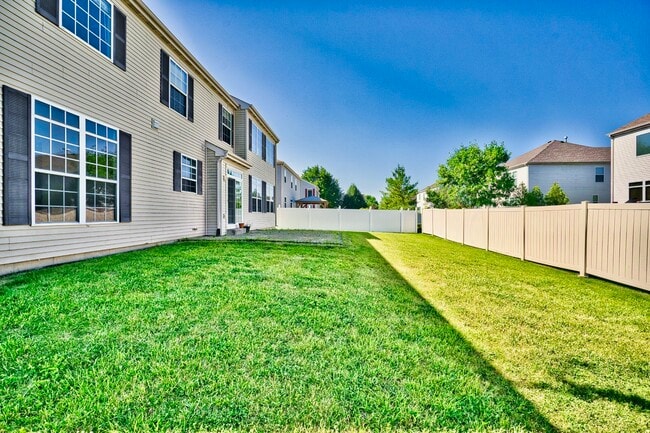 Photo - 447 Cardinal Ln