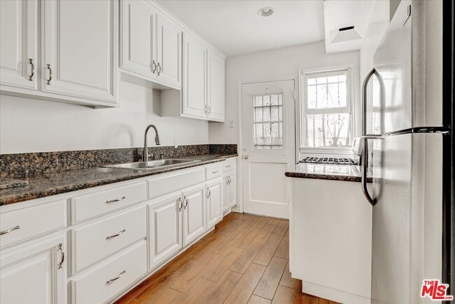 Photo - 142 N Hamilton Dr Unit A