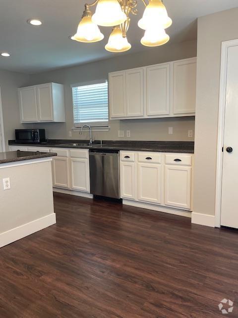 Building Photo - 4402 King's Canyon Dr Rental