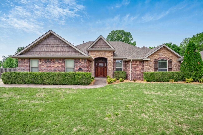 Photo - Spacious 3 Bedroom 2 Bath home in Great Location!