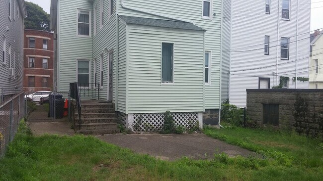 Fenced in yard - 212 South St Unit 2