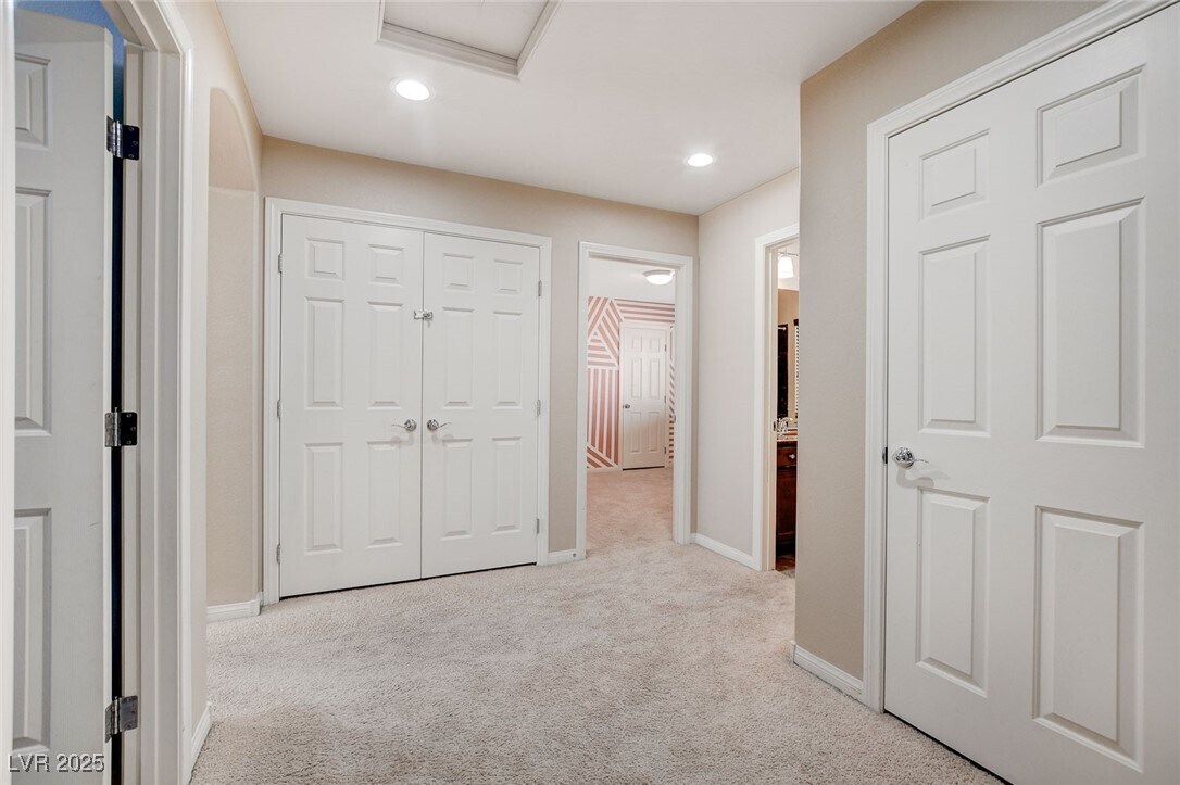 Photo - 6402 Parrot Ridge Ct House