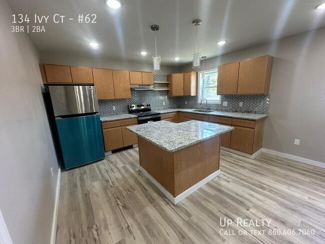 Building Photo - 134 Ivy Ct Unit #62 Rental
