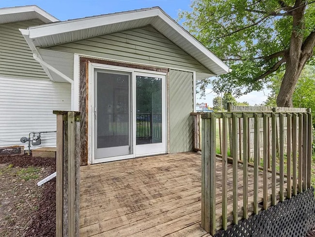 Photo - 3 Bedroom plus bonus room house