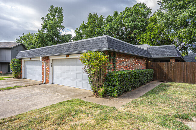 Building Photo - 3828 Lynnbrook Cir Rental