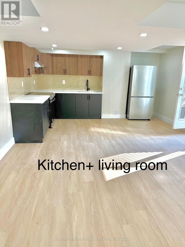 Photo - 851 Audley Rd S Unité BSMT