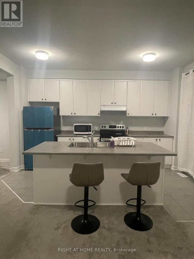 Photo - 633 Allied Mews