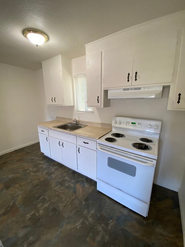 Photo - Los Robles Apartments